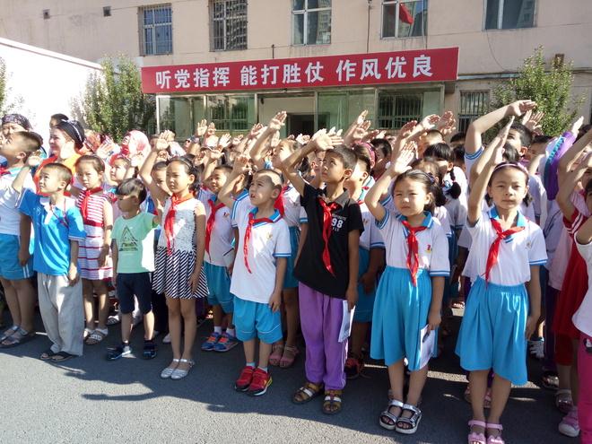 1红旗向党.jpg