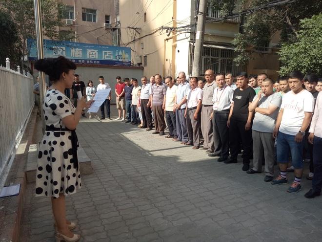 升旗宣讲聚民心 发生亮剑表态度 (1).jpg 升旗宣讲聚民心 发生亮剑表态度 (1).jpg